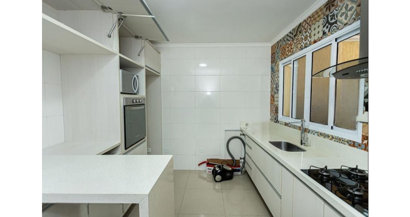  Sobrado à venda no Jardim Santo Elias na Rua Frederico Jacobi