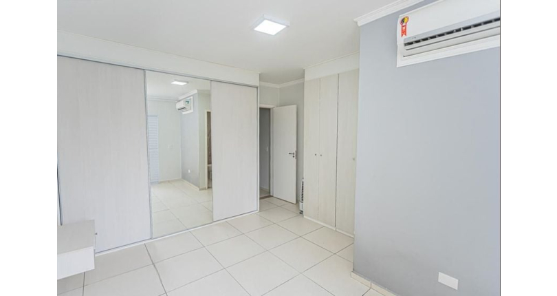  Sobrado à venda no Jardim Santo Elias na Rua Frederico Jacobi