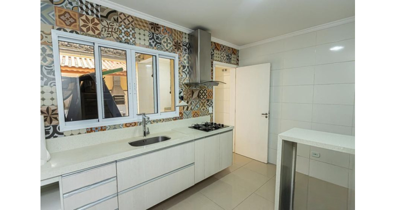  Sobrado à venda no Jardim Santo Elias na Rua Frederico Jacobi