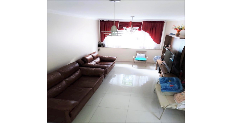 Sobrado à venda no Jardim Mangalot na Rua Jose Santos de Oliveira