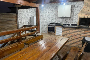 Lindo Sobrado à venda no Jardim Regina na Rua Crispim Santos, 