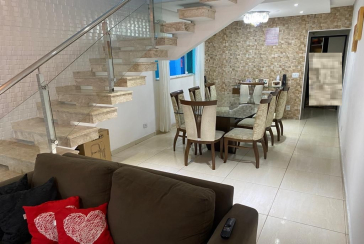 Lindo Sobrado à venda no Jardim Regina na Rua Crispim Santos, 