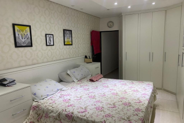 Lindo Sobrado à venda no Jardim Regina na Rua Crispim Santos, 