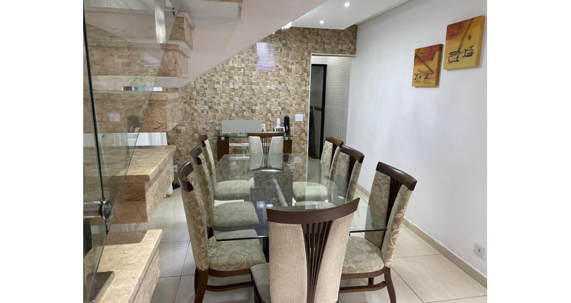 Lindo Sobrado à venda no Jardim Regina na Rua Crispim Santos, 