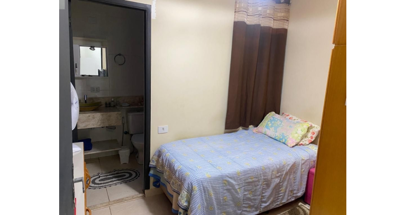 Lindo Sobrado à venda no Jardim Regina na Rua Crispim Santos, 