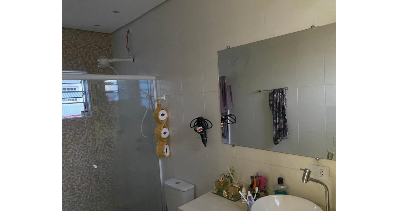 Lindo Sobrado à venda no Jardim Regina na Rua Crispim Santos, 