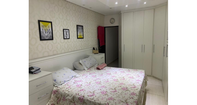 Lindo Sobrado à venda no Jardim Regina na Rua Crispim Santos, 