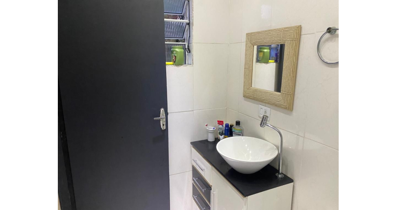 Lindo Sobrado à venda no Jardim Regina na Rua Crispim Santos, 