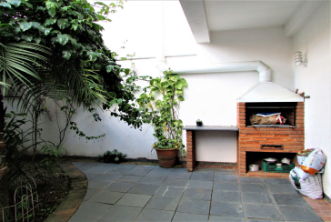 Sobrado à venda no Jardim Regina na Rua Carlos Mauser