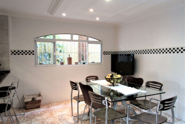 Sobrado à venda no Jardim Regina na Rua Carlos Mauser