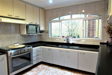 Sobrado à venda no Jardim Regina na Rua Carlos Mauser