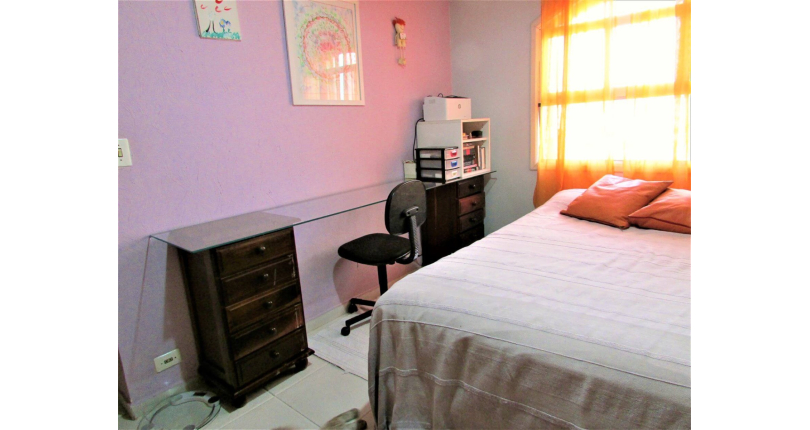 Sobrado à venda no Jardim Regina na Rua Carlos Mauser