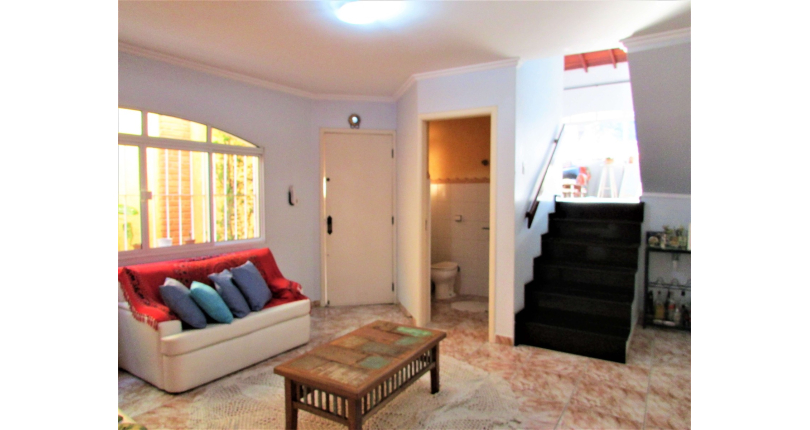 Sobrado à venda no Jardim Regina na Rua Carlos Mauser