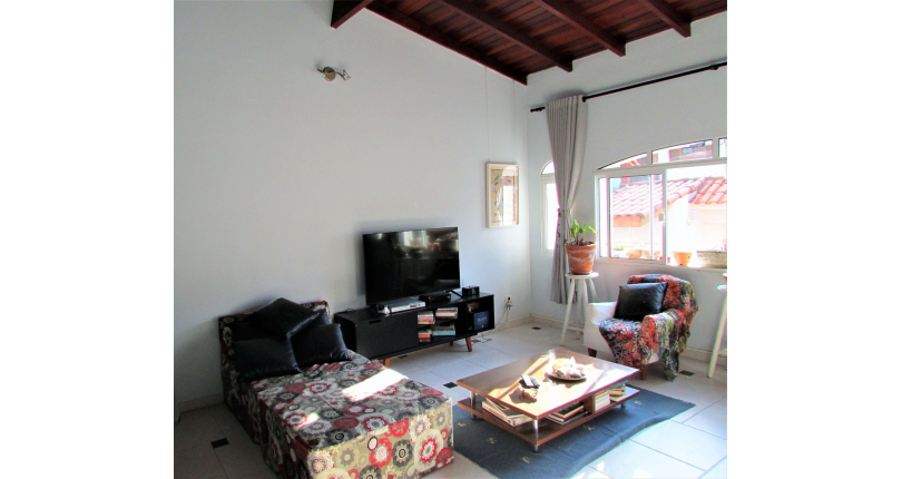 Sobrado à venda no Jardim Regina na Rua Carlos Mauser