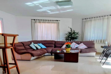 Belo Sobrado à venda no Conjunto Residencial Vista Verde na Rua Ricardo de Freitas