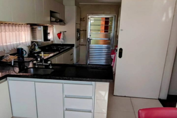 Belo Sobrado à venda no Conjunto Residencial Vista Verde na Rua Ricardo de Freitas