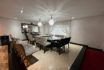 Lindo Sobrado à venda no City América na Rua Engenheiro Jayme Rocha Pereira