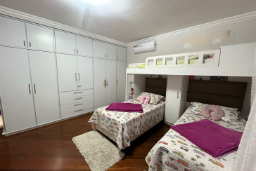 Lindo Sobrado à venda no City América na Rua Engenheiro Jayme Rocha Pereira