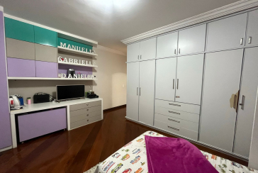 Lindo Sobrado à venda no City América na Rua Engenheiro Jayme Rocha Pereira