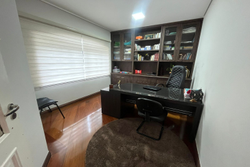 Lindo Sobrado à venda no City América na Rua Engenheiro Jayme Rocha Pereira