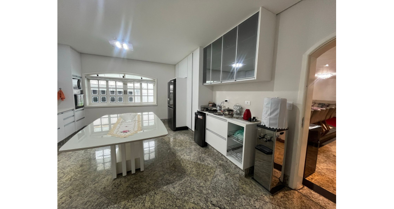 Lindo Sobrado à venda no City América na Rua Engenheiro Jayme Rocha Pereira