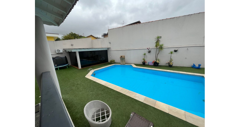 Lindo Sobrado à venda no City América na Rua Engenheiro Jayme Rocha Pereira