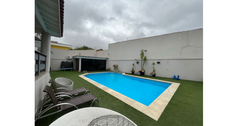 Lindo Sobrado à venda no City América na Rua Engenheiro Jayme Rocha Pereira