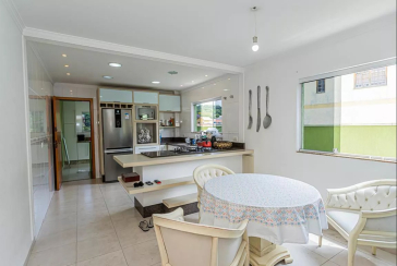 Belo Sobrado à venda no Parque São Domingos na Rua Luiz Filgueira Souto, 