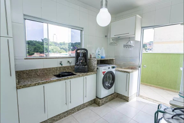 Belo Sobrado à venda no Parque São Domingos na Rua Luiz Filgueira Souto, 