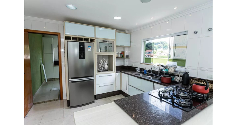 Belo Sobrado à venda no Parque São Domingos na Rua Luiz Filgueira Souto, 