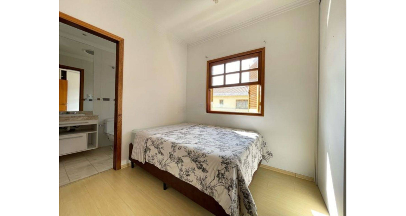 Belo Sobrado à venda no Parque São Domingos na Rua Luiz Filgueira Souto, 