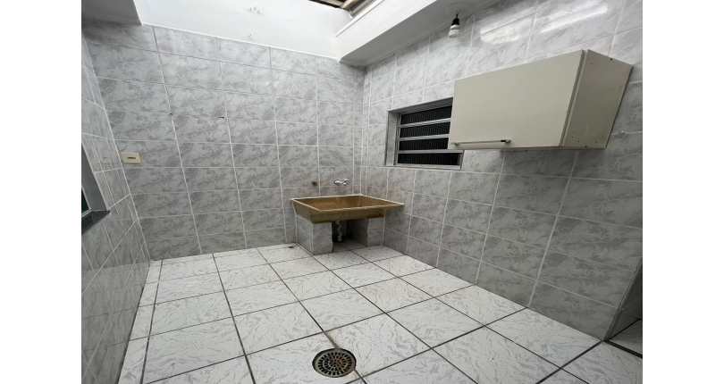 Casa à venda Rua Joaquim Oliveira Freitas, Vila Mangalot - Imóveis à Venda