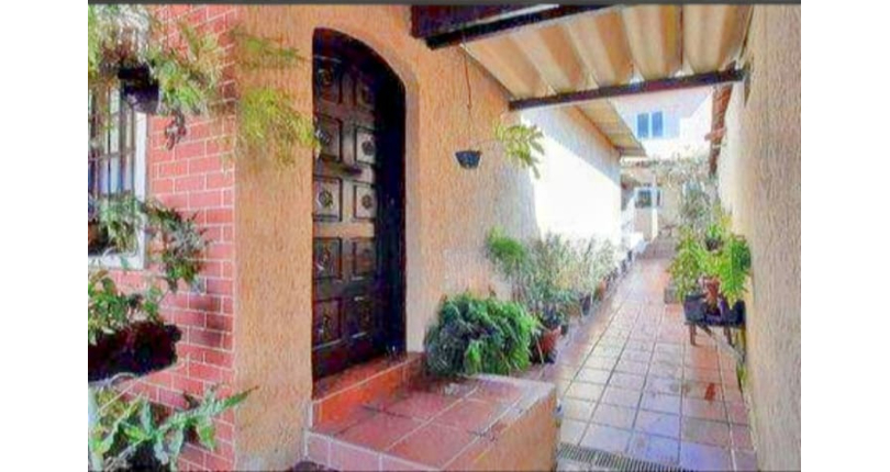 Sobrado à venda no Jardim Pirituba na Rua Glória de Dourados