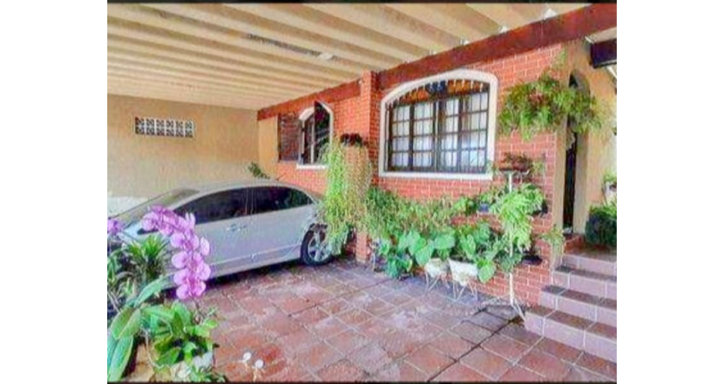 Sobrado à venda no Jardim Pirituba na Rua Glória de Douradoss