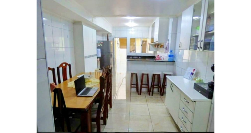 Bom Sobrado à venda no Conjunto Residencial Vista Verde na Rua Ricardo Abed