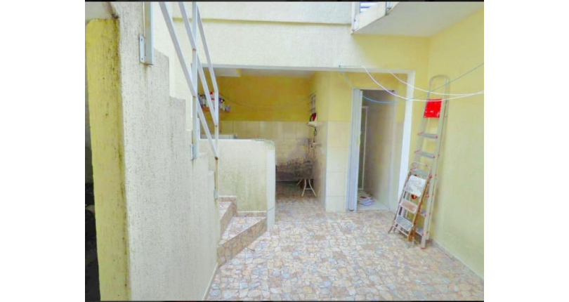 Bom Sobrado à venda no Conjunto Residencial Vista Verde na Rua Ricardo Abed