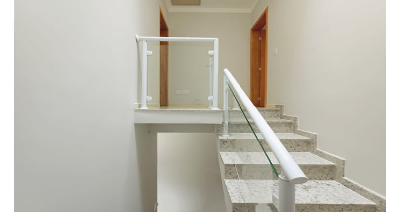 Sobrado novo à venda na Vila Guedes na Rua Francisco Andrade 34