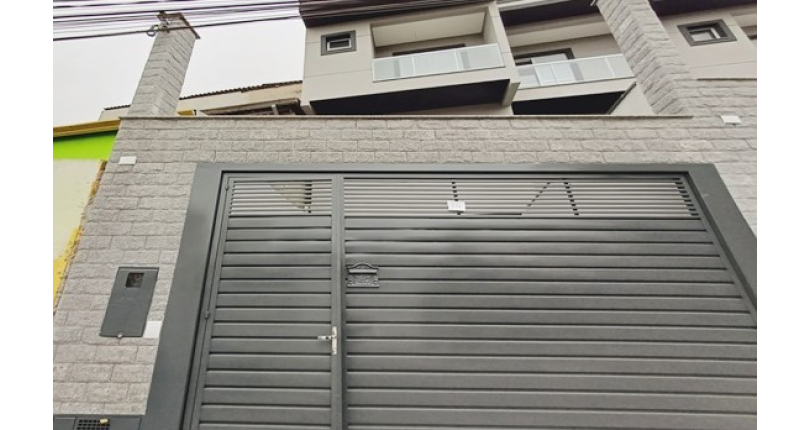 Sobrado novo à venda na Vila Guedes na Rua Francisco Andrade 34