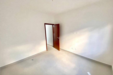 Sobrado novo à venda no Jardim Regina na Rua Andrade Velosino 130 C, 