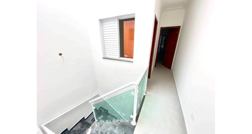 Sobrado novo à venda no Jardim Regina na Rua Andrade Velosino 130 C, 