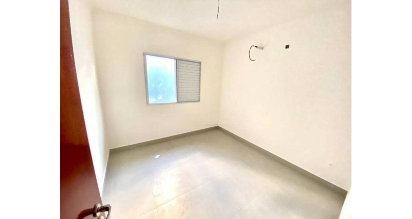 Sobrado novo à venda no Jardim Regina na Rua Andrade Velosino 130 A