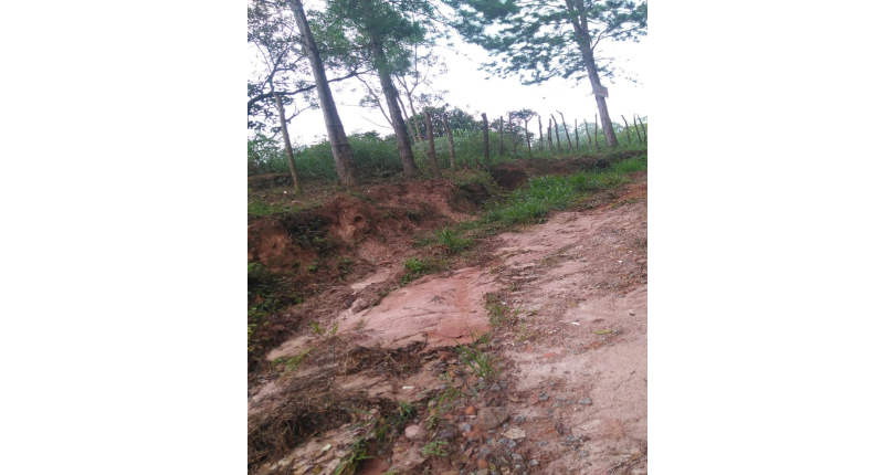 Terreno à venda em Osasco no bairro Industrial Anhangüera na Estrada da Alpina s/n