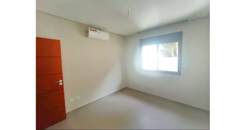 Sobrado à venda Rua Dona Herminda Borba Attuy, 573, Parque São Domingos - Imóveis à Venda