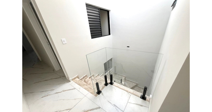 Sobrado novo à venda na Vila Catupia na Rua Tapendi 215,