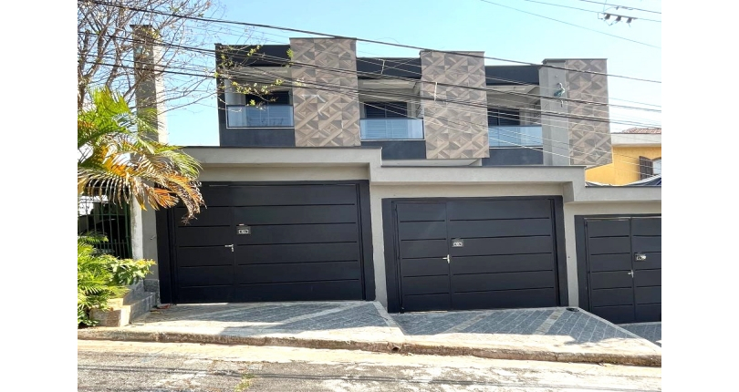 Sobrado novo à venda na Vila Catupia na Rua Tapendi 215,