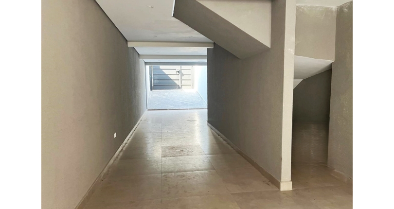 Sobrado novo à venda na Vila Catupia na Rua Tapendi 215,