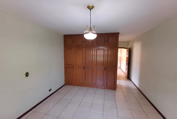  Sobrado à venda no Parque São Domingos na Rua Almiro Bernardo