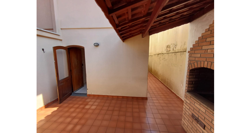  Sobrado à venda no Parque São Domingos na Rua Almiro Bernardo