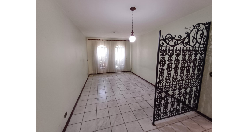  Sobrado à venda no Parque São Domingos na Rua Almiro Bernardo