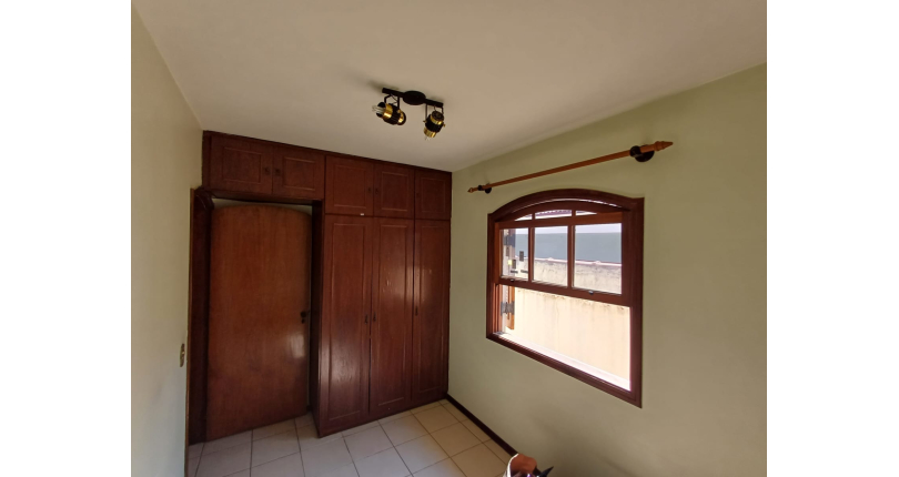  Sobrado à venda no Parque São Domingos na Rua Almiro Bernardo